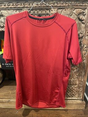 Patagonia Men's Short Sleeve Crew in rust red